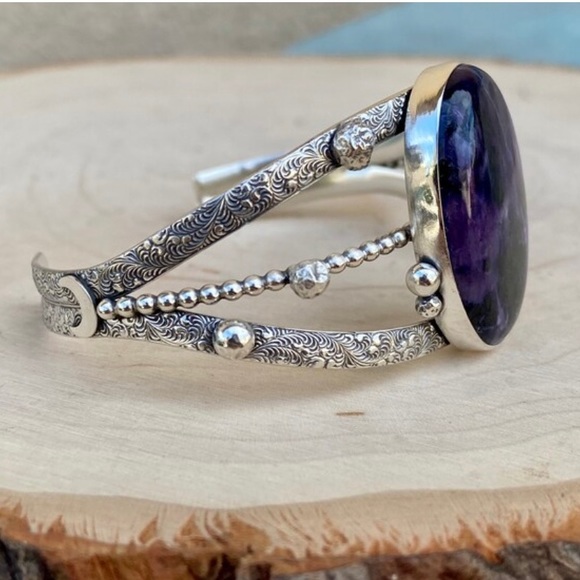Artisan handmade Charoite cuff bracelet - Picture 2 of 7